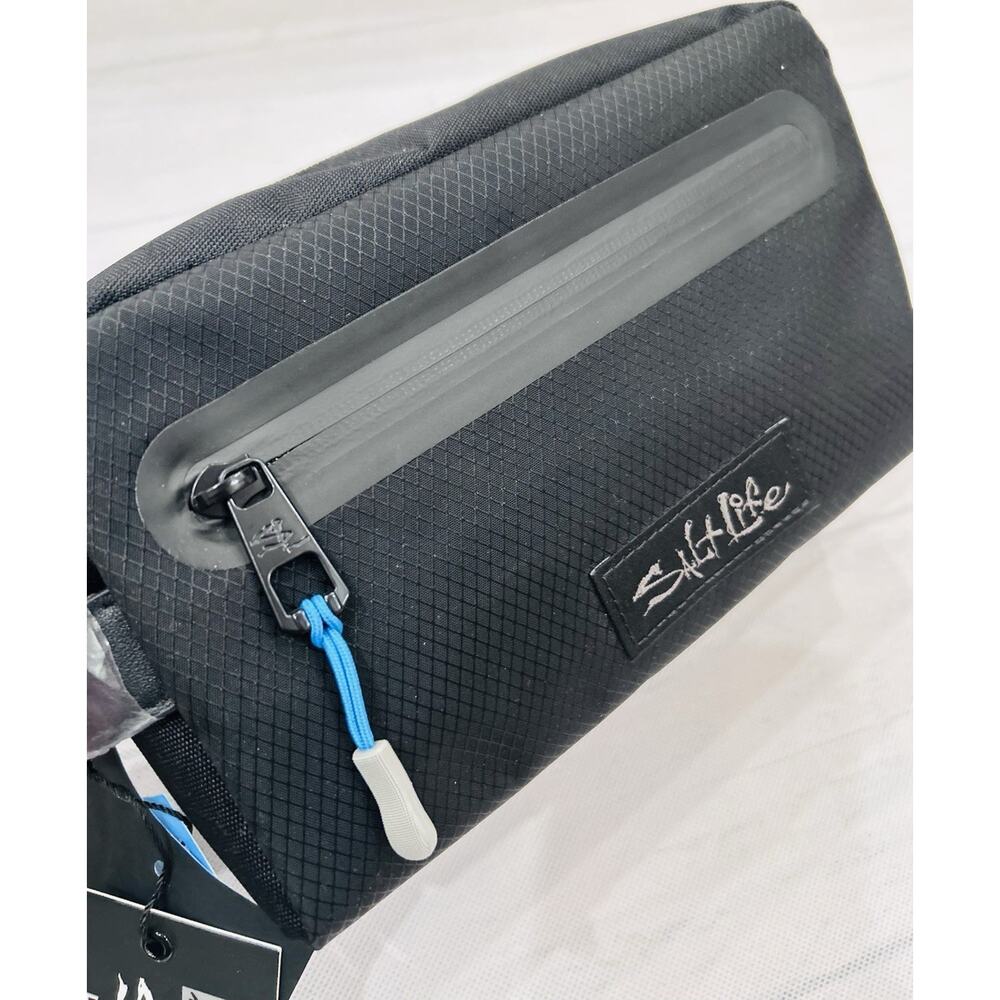 Salt Life Water-Resistant Black Accessory Bag Solid Pattern SL104959